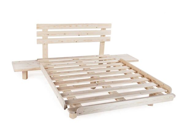 בסיס עץ למיטה עם מדפים צדדיים